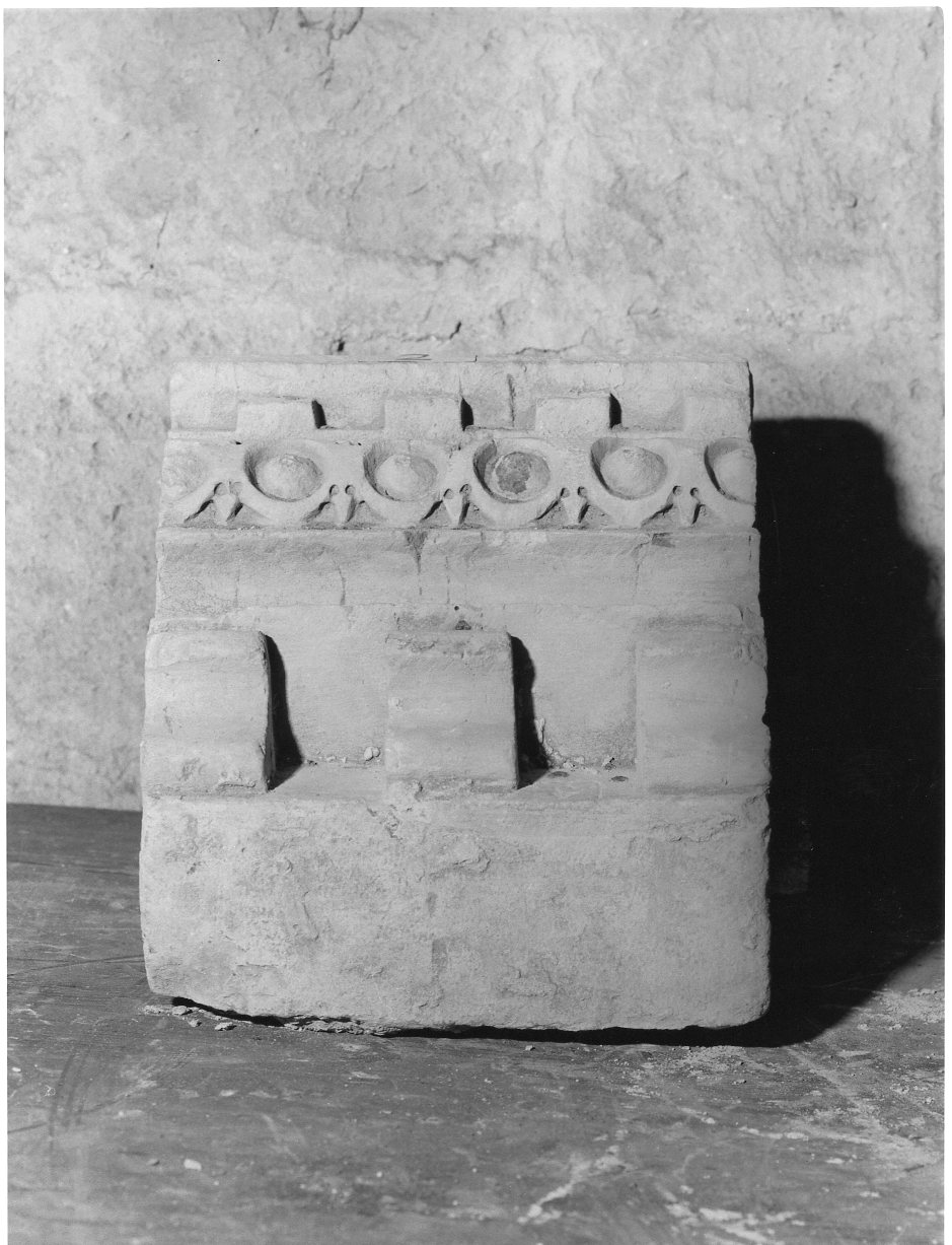 decorazione plastica, frammento - ambito orvietano (metà sec. XVI)