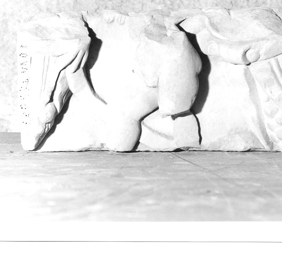 decorazione plastico-architettonica, frammento - ambito orvietano (sec. XVI)