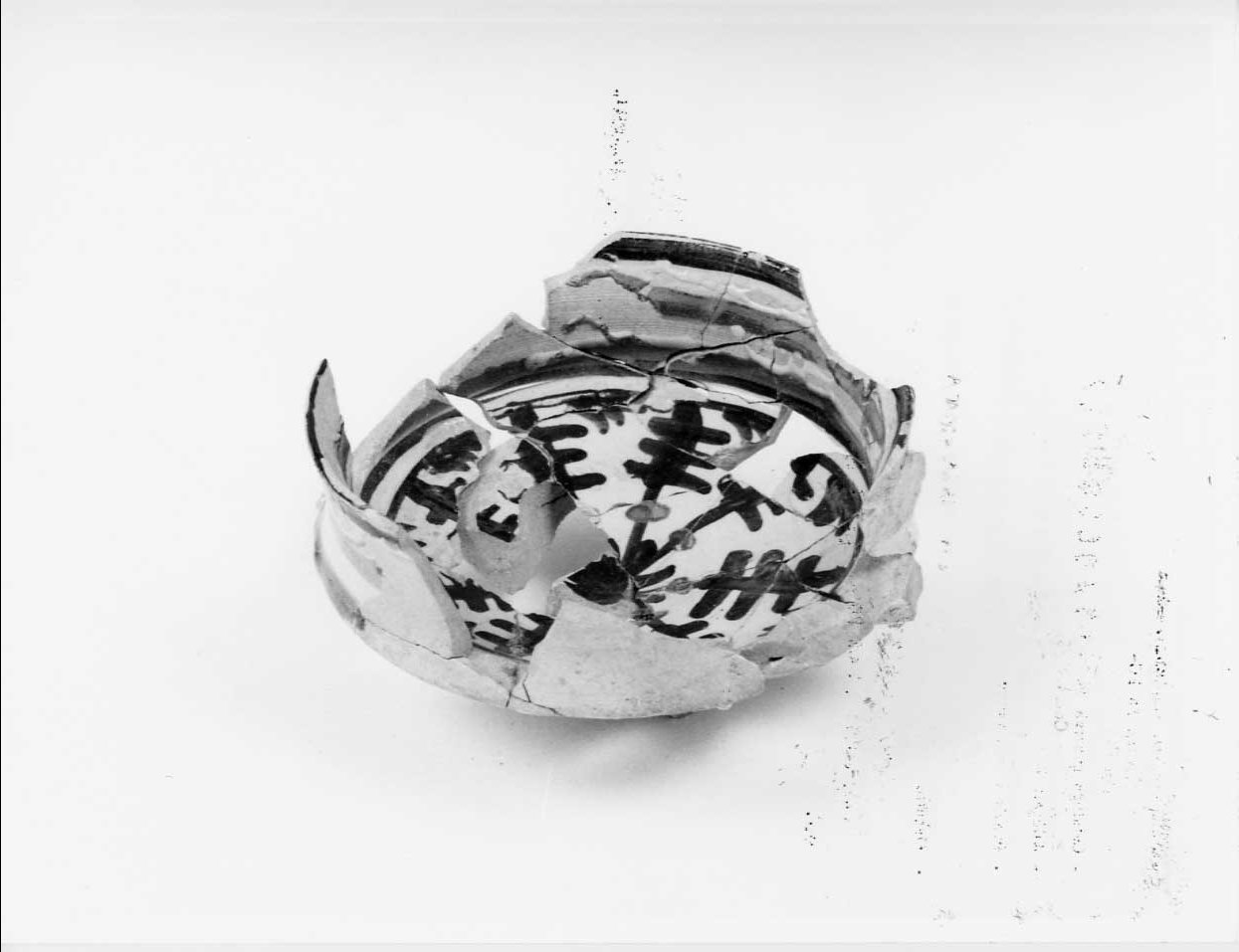 ciotola, opera isolata - bottega italiana (seconda metà sec. XV)