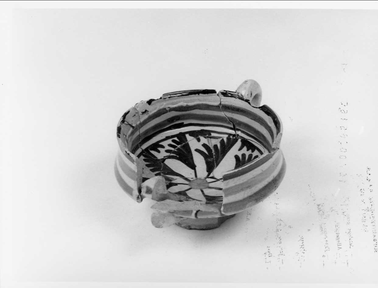 ciotola, opera isolata - bottega italiana (seconda metà sec. XV)