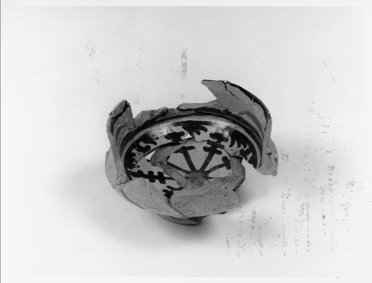 ciotola, opera isolata - bottega italiana (seconda metà sec. XV)