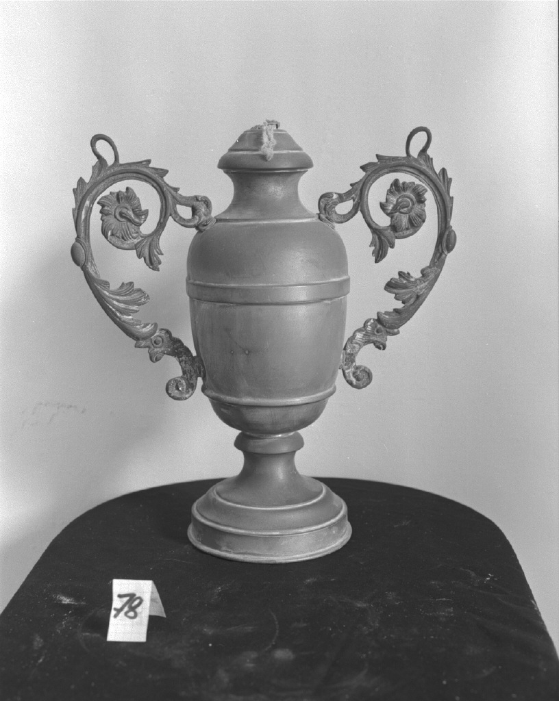 vaso d'altare con composizione floreale - bottega veneta (sec. XIX)