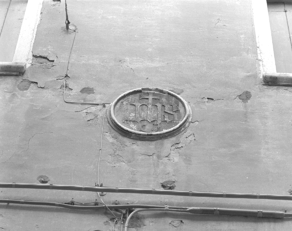 monogramma cristologico (scultura) - ambito veneto (fine/inizio secc. XIV/ XV)