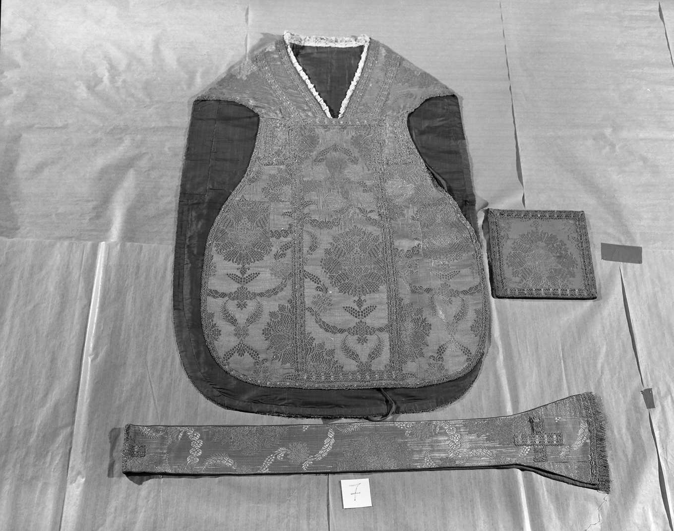 paramento liturgico, insieme - manifattura italiana (primo quarto sec. XVIII)