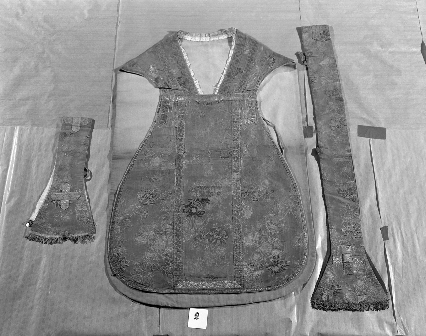 paramento liturgico, insieme - manifattura italiana (secondo quarto sec. XVIII)