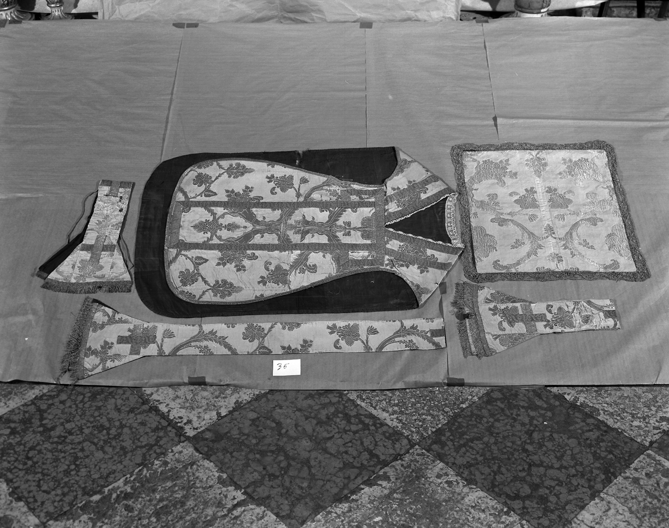 paramento liturgico, insieme - manifattura italiana (prima metà sec. XVIII)