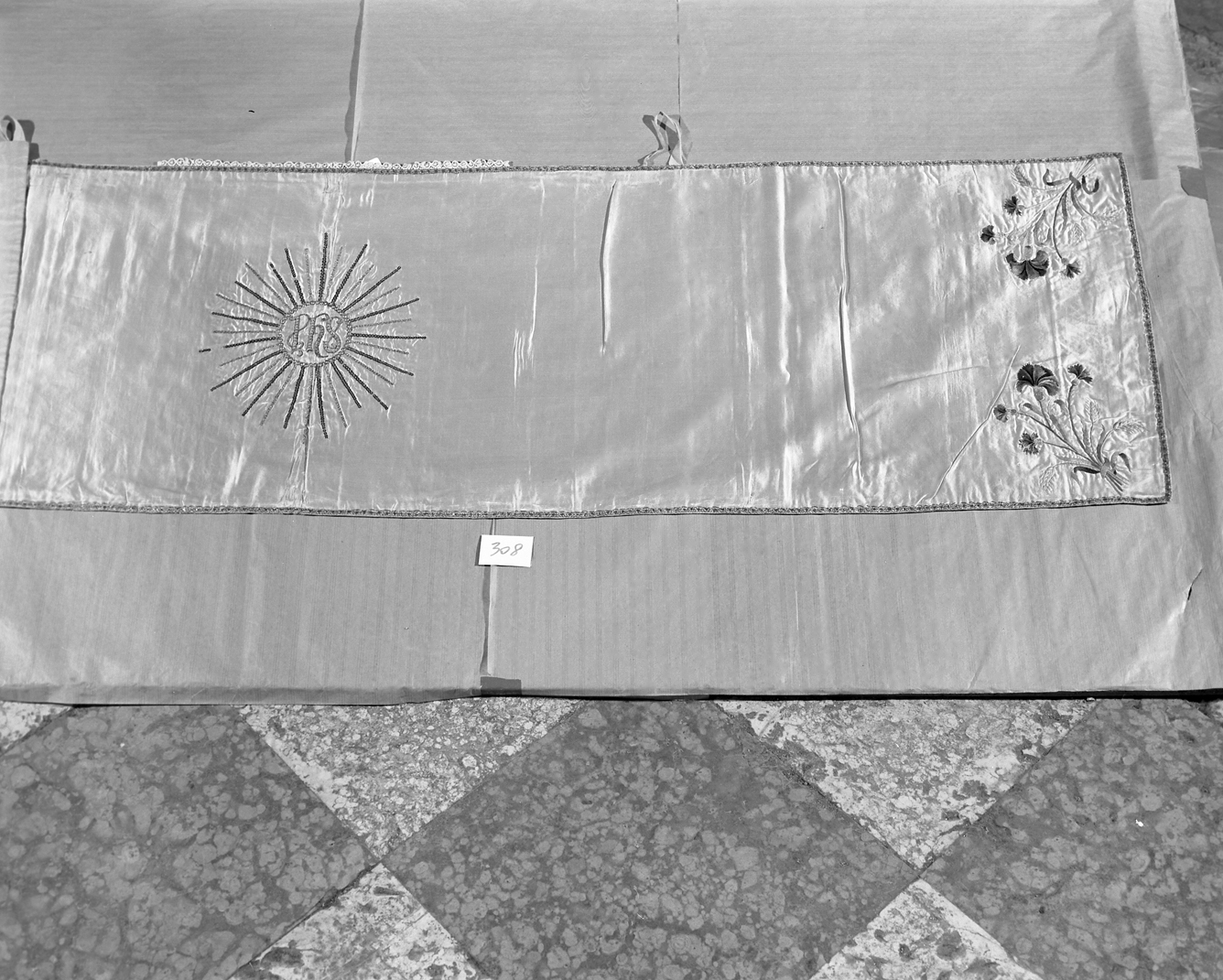 velo omerale - manifattura italiana (prima metà sec. XIX)