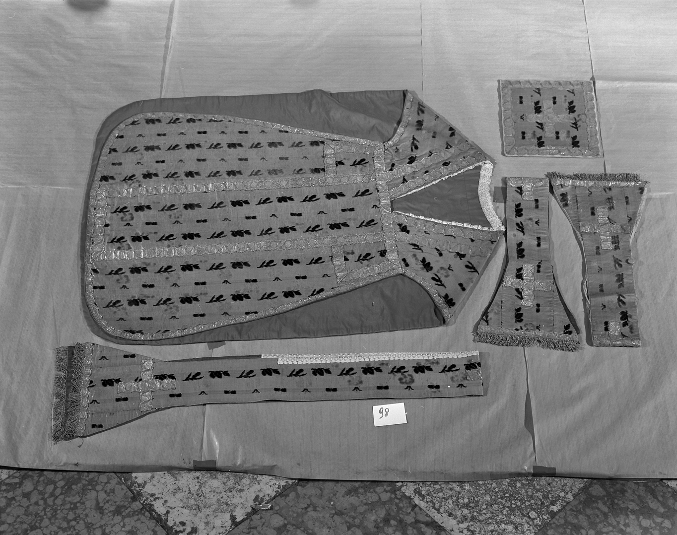 paramento liturgico, insieme - manifattura italiana (sec. XIX)