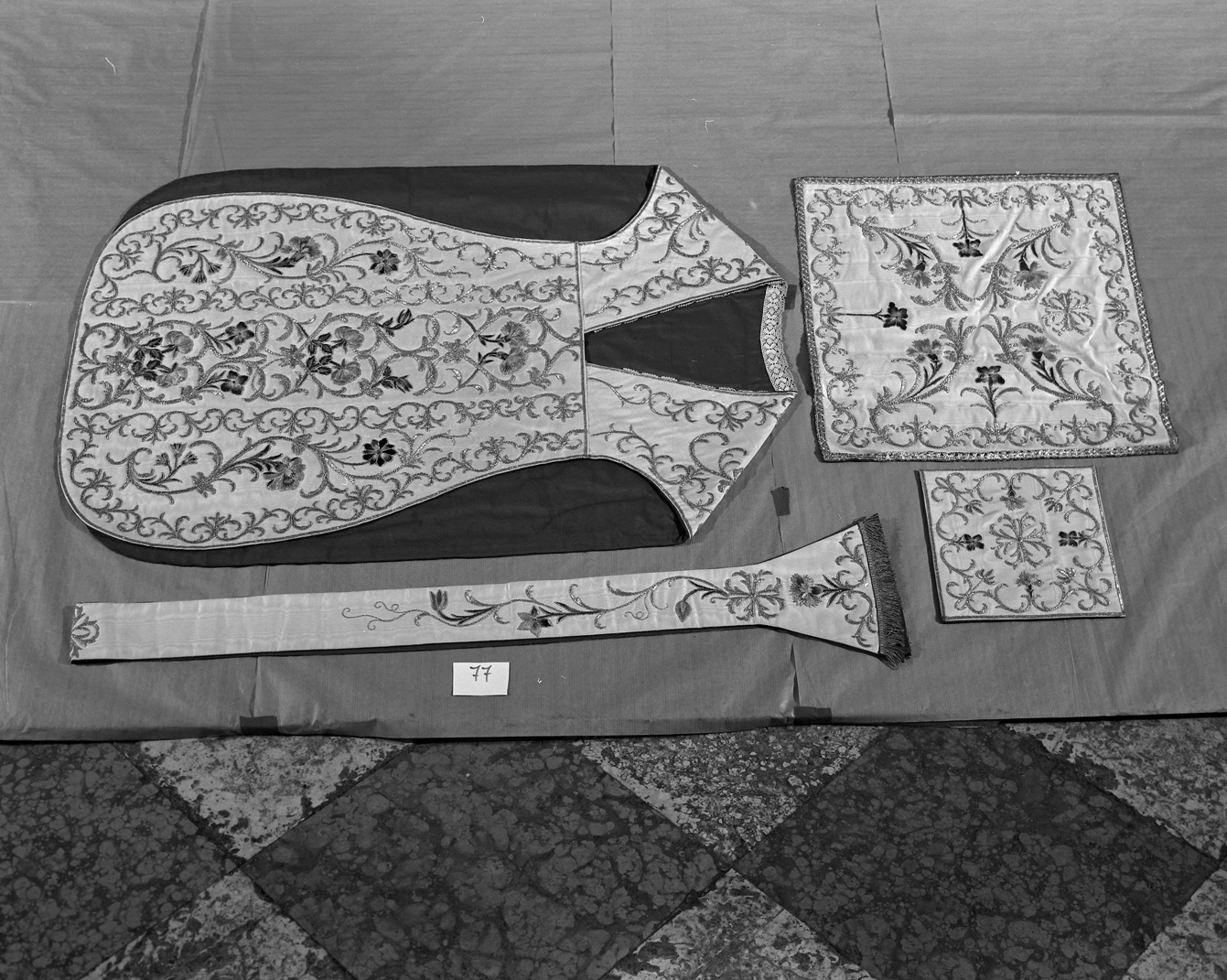 paramento liturgico, insieme - manifattura italiana (prima metà sec. XIX)