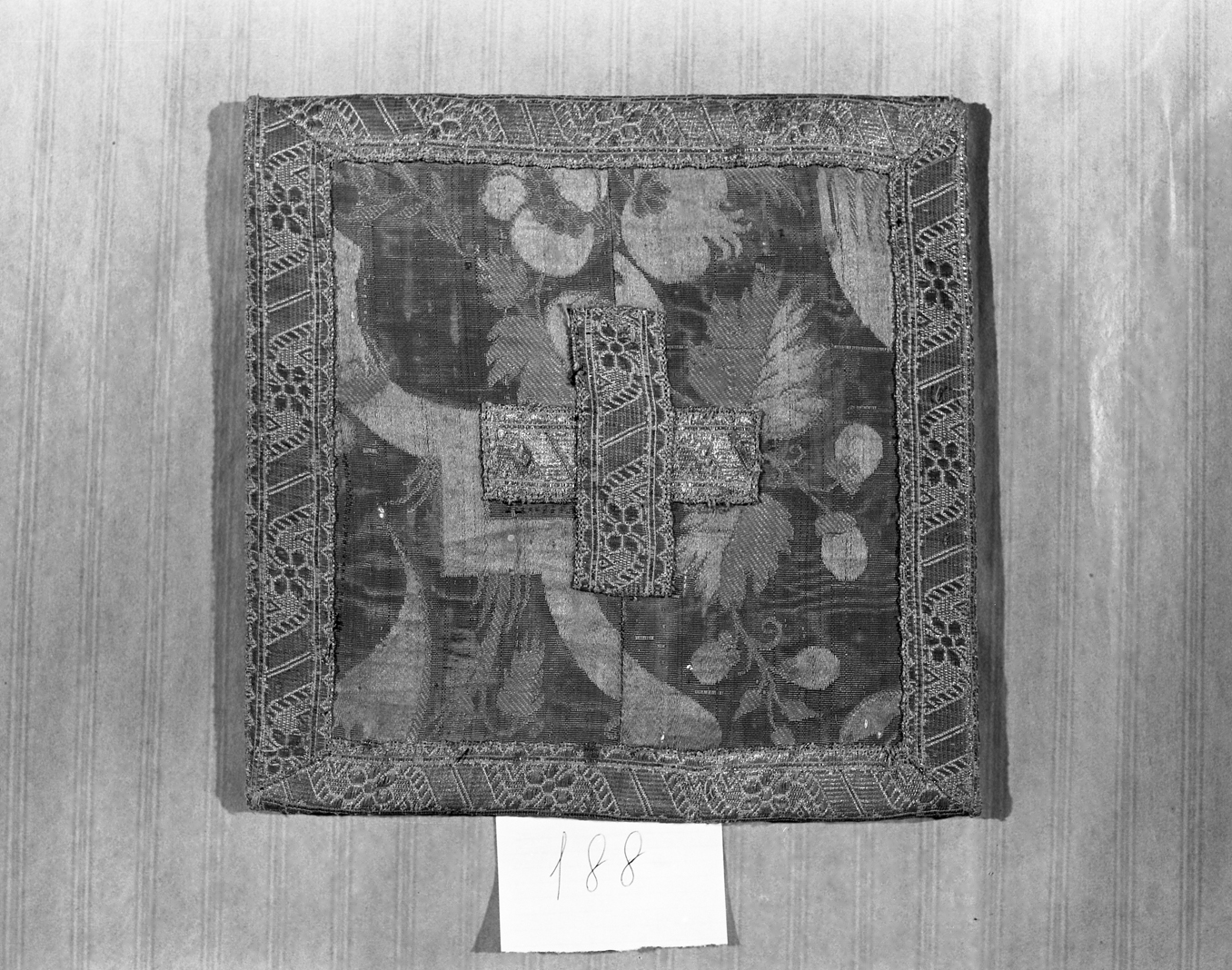 borsa del corporale - manifattura italiana (prima metà sec. XVIII)