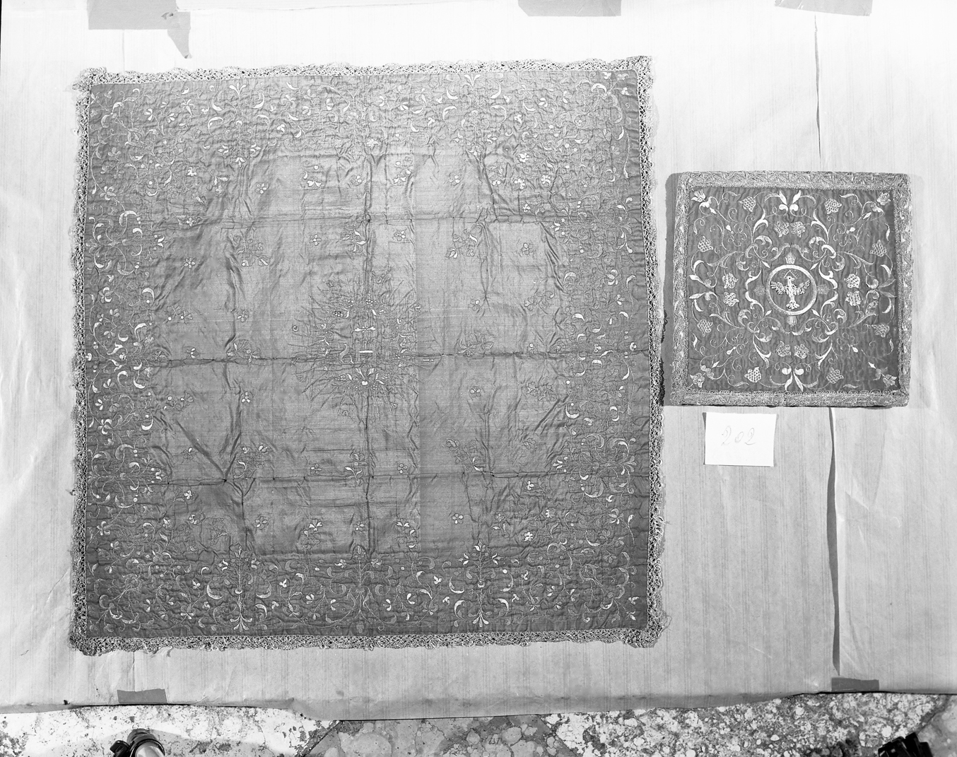 paramento liturgico, insieme - manifattura italiana (prima metà sec. XVII)