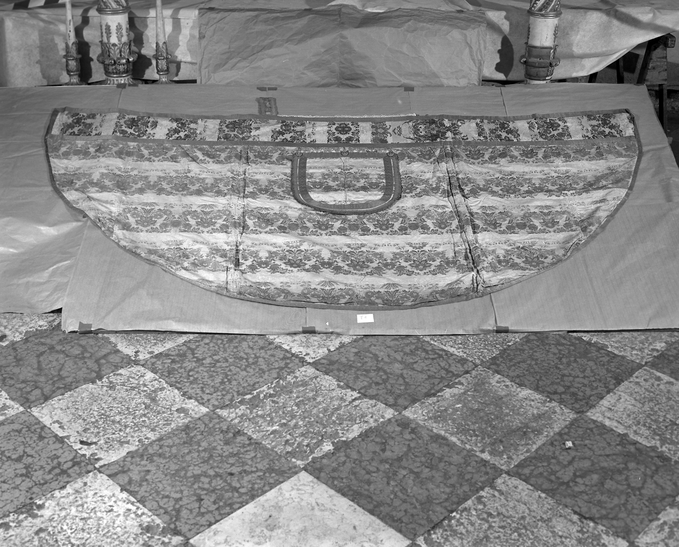 piviale - manifattura italiana (prima metà sec. XIX)