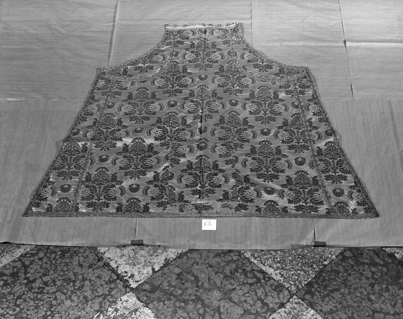 conopeo di tabernacolo - manifattura italiana (prima metà sec. XVIII)