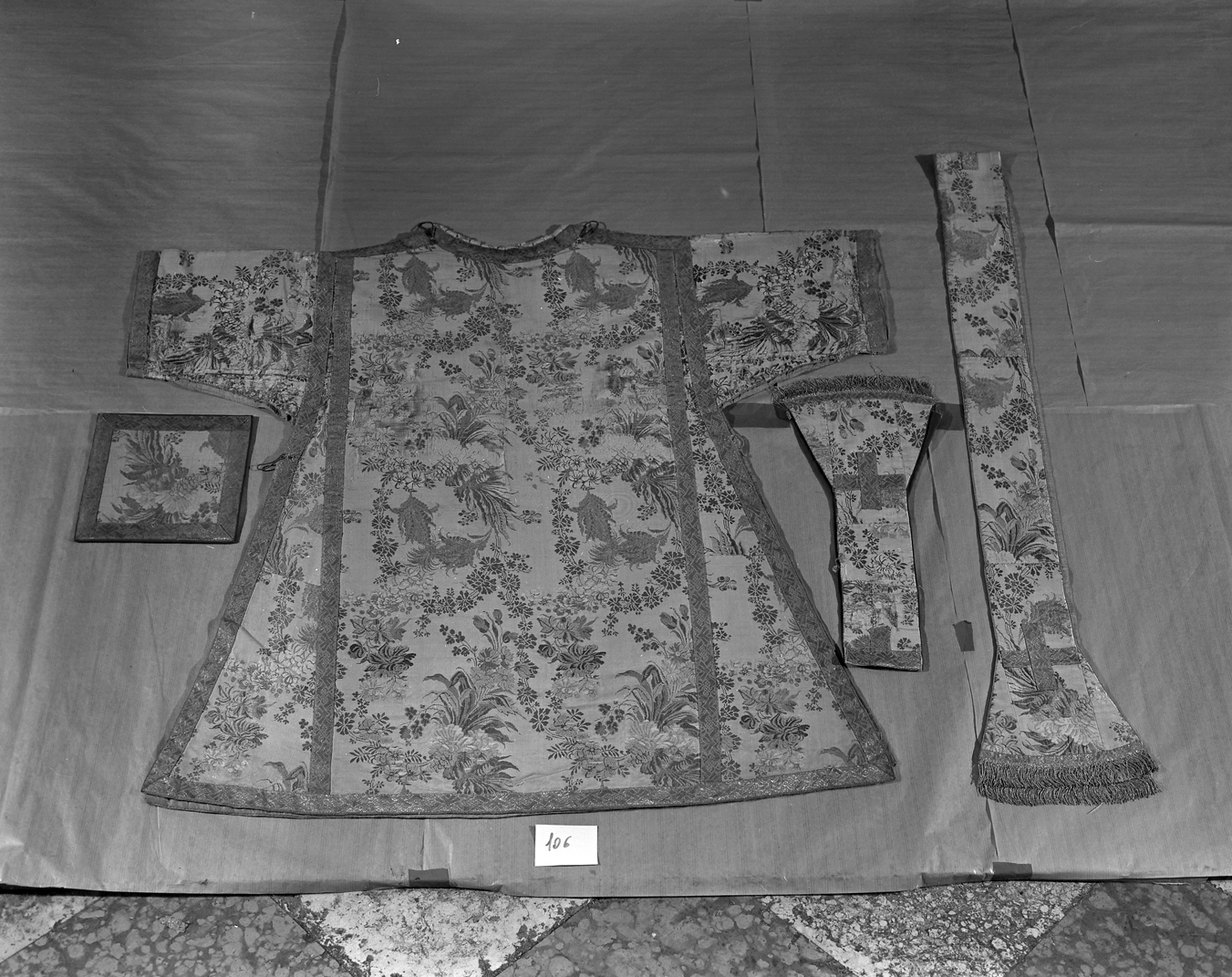 paramento liturgico, insieme - manifattura italiana (secondo quarto sec. XVIII)