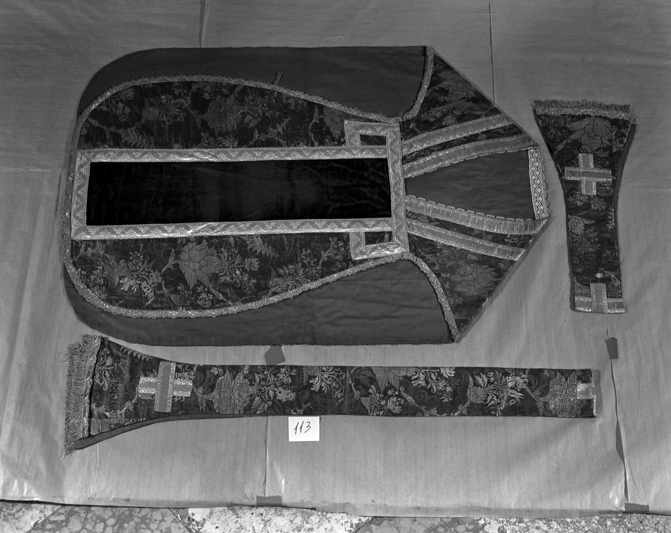 paramento liturgico, insieme - manifattura italiana (fine/inizio secc. XVII/ XVIII)