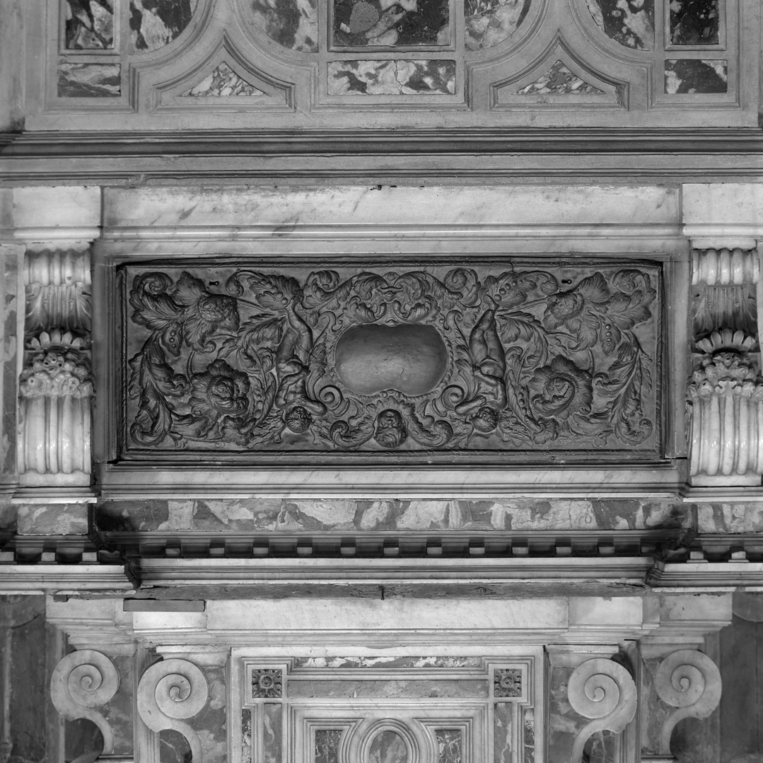 motivi decorativi vegetali con putti alati (sportello di tabernacolo) - ambito veneto (sec. XVII)