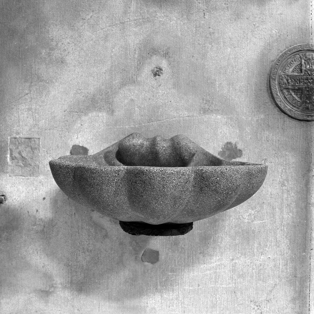 acquasantiera da parete - ambito veneto (secc. XIX/ XX)