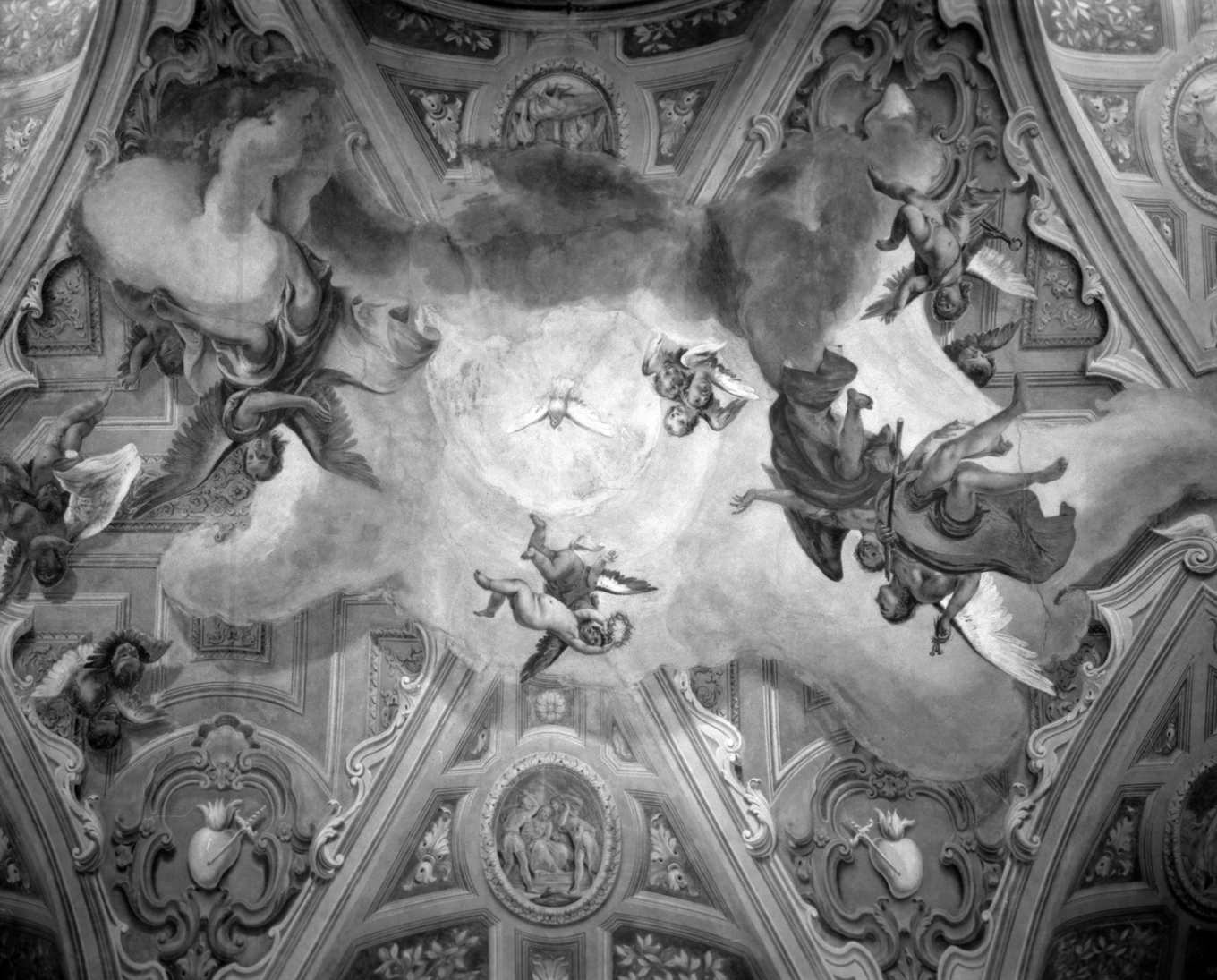 angeli con i simboli della passione e colomba dello Spirito Santo (dipinto, elemento d'insieme) di Fontebasso Francesco (metà sec. XVIII)