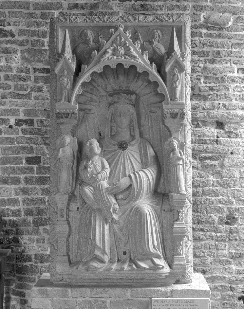 Madonna con personaggi che implorano il suo aiuto (edicola) - ambito veneto (sec. XIII)