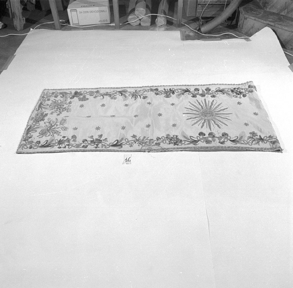 velo omerale - manifattura italiana (prima metà sec. XVIII)