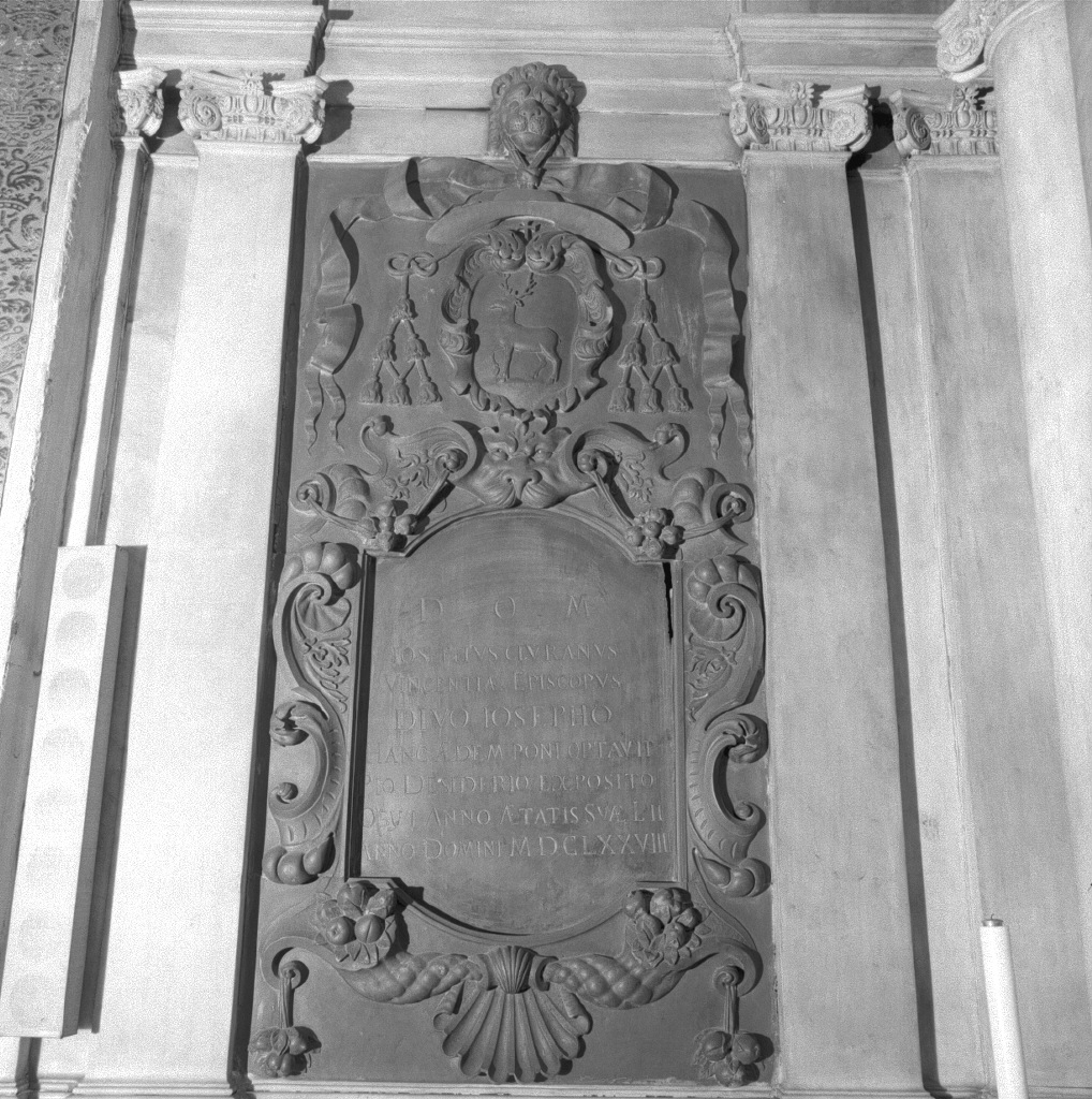 lapide tombale - ambito veneziano (sec. XVII)