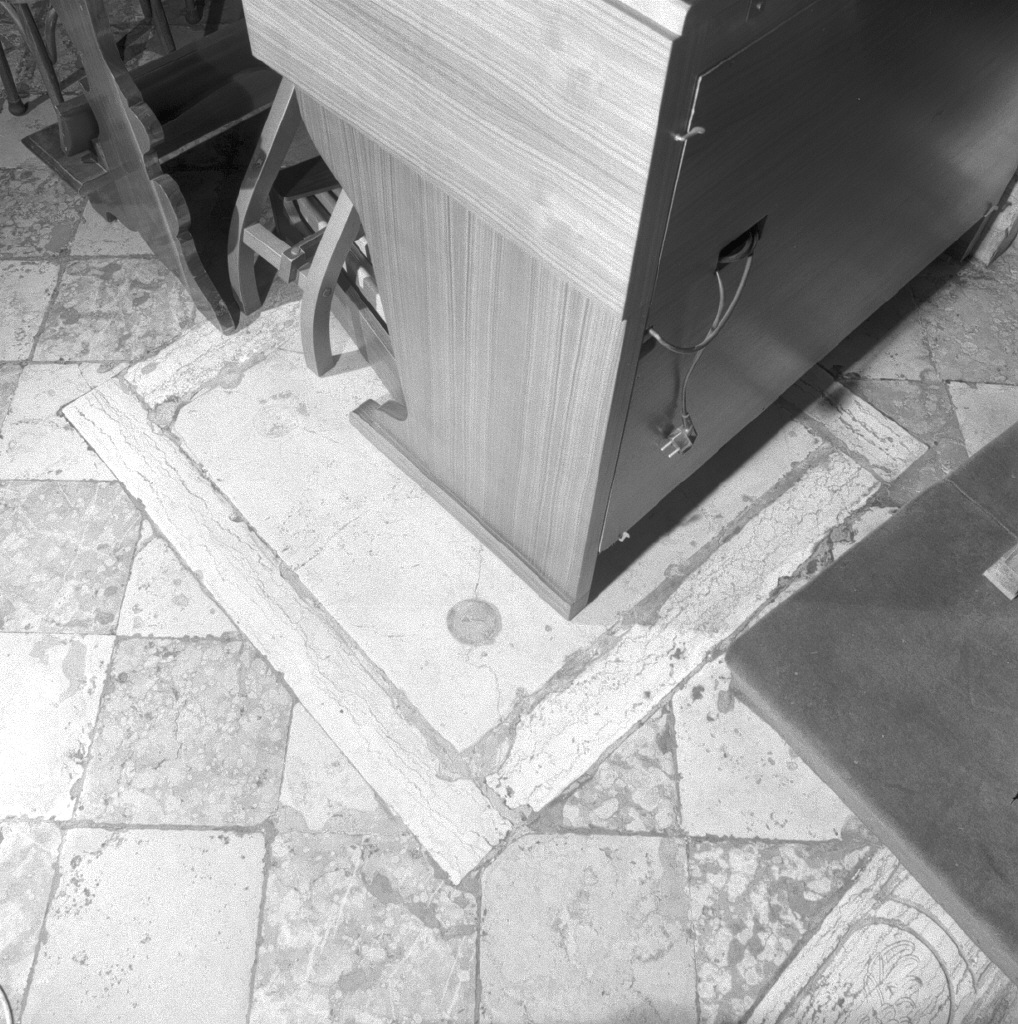 lapide tombale - ambito veneziano (sec. XVIII)