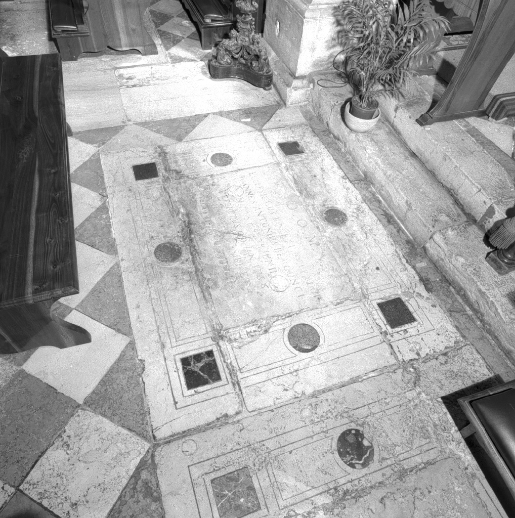 lapide tombale - ambito veneziano (sec. XVIII)