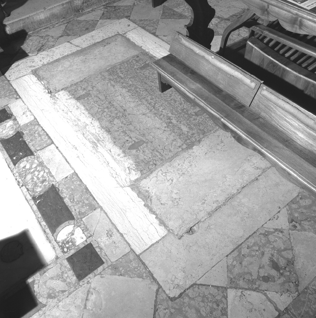 lapide tombale - ambito veneziano (sec. XVII)