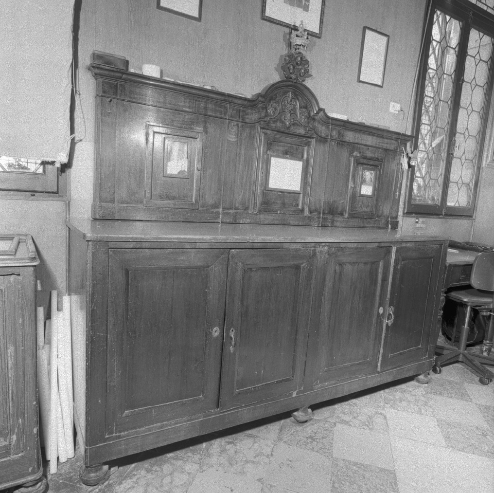 armadio da sacrestia - ambito veneziano (sec. XIX)