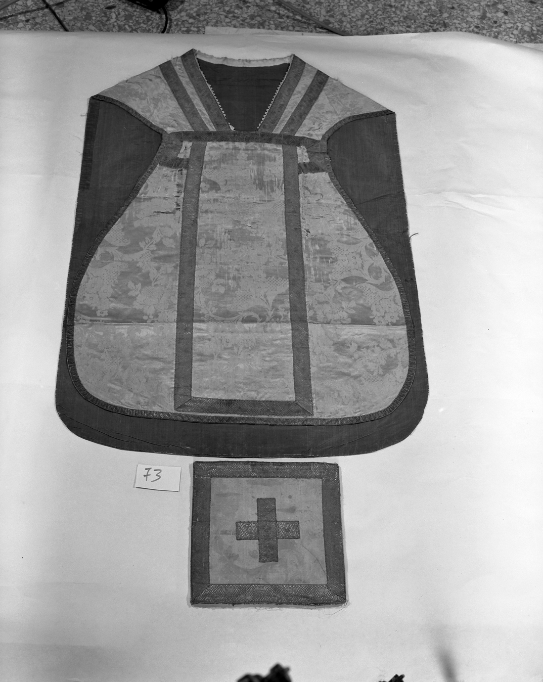 paramento liturgico, insieme - manifattura italiana (ultimo quarto sec. XVII)