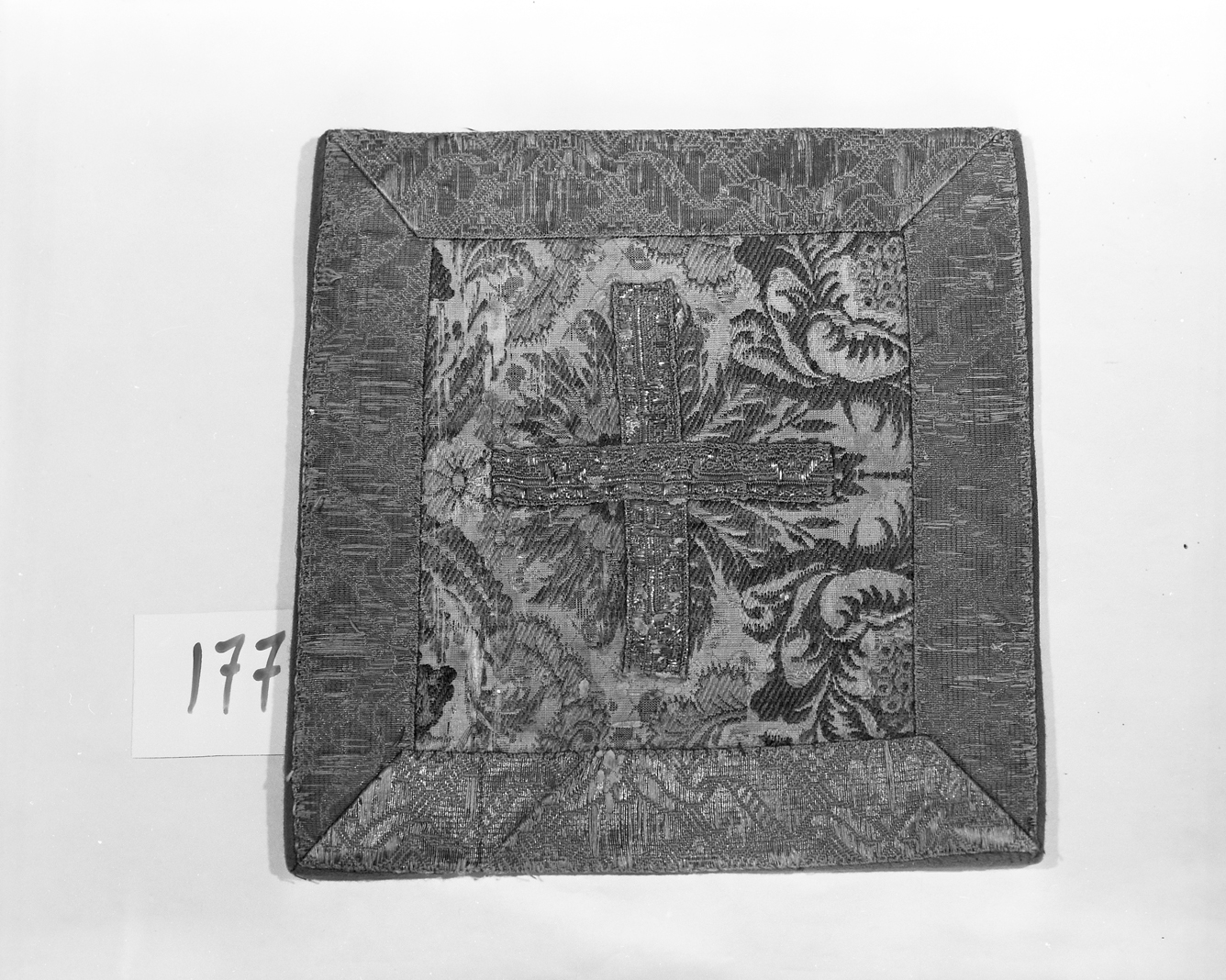 borsa del corporale - manifattura italiana (secondo quarto sec. XVIII)