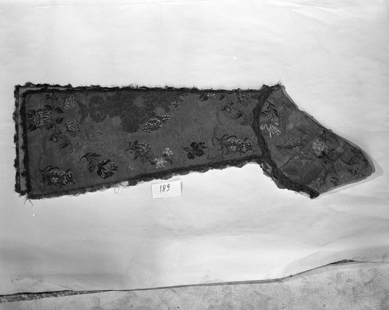 conopeo di tabernacolo, frammento - manifattura italiana (secondo quarto sec. XVIII)