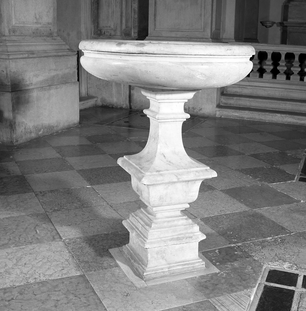 acquasantiera - a fusto - bottega veneziana (sec. XVII)