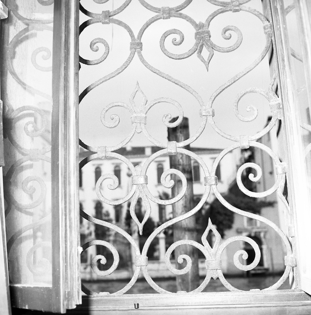 inferriata di finestra - bottega veneta (secc. XVII/ XVIII)