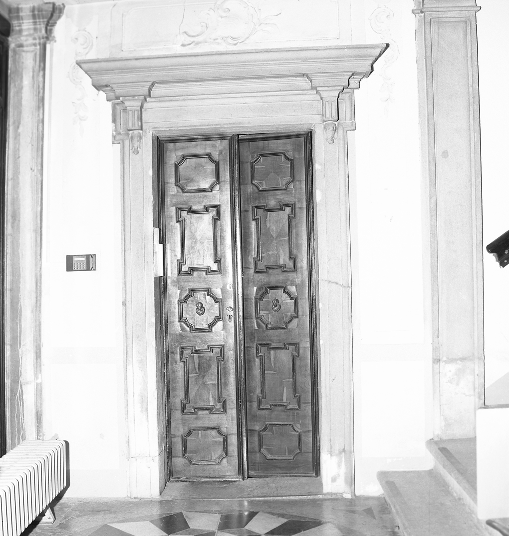 porta - a due battenti - bottega veneta (sec. XVIII)