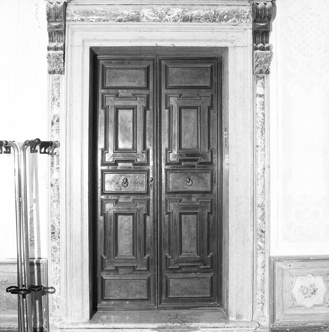 porta - a due battenti - bottega veneta (sec. XVIII)