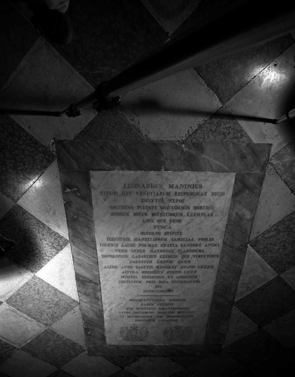 lastra tombale - manifattura veneta (seconda metà sec. XIX)