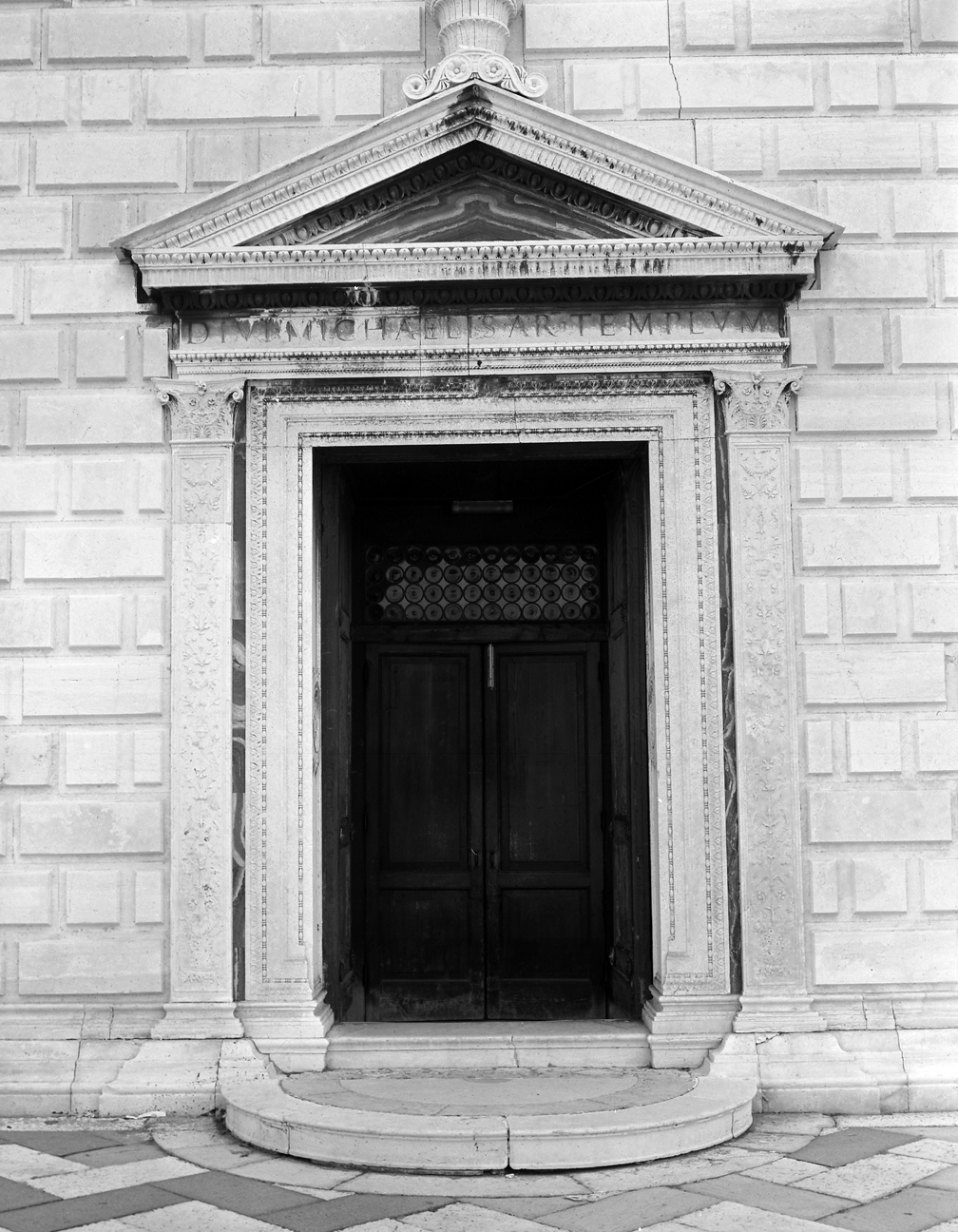 portale di Lorenzo detto Lorenzo Veneziano (terzo quarto sec. XV)