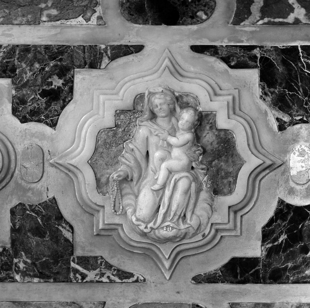 Madonna del Rosario (rilievo) - ambito veneto (sec. XVII)