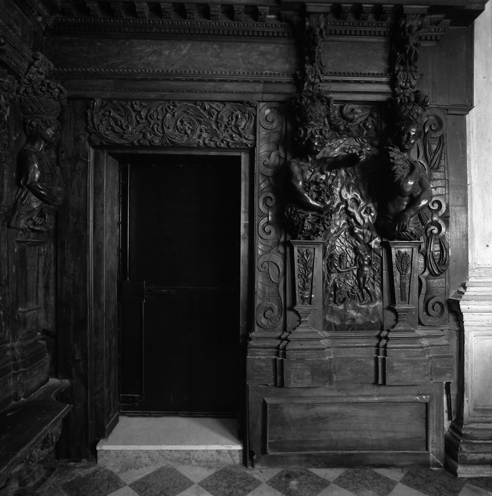 La Resurrezione di Giovanni Battista (pannello di stallo di coro) di Morando Pietro (sec. XVII)