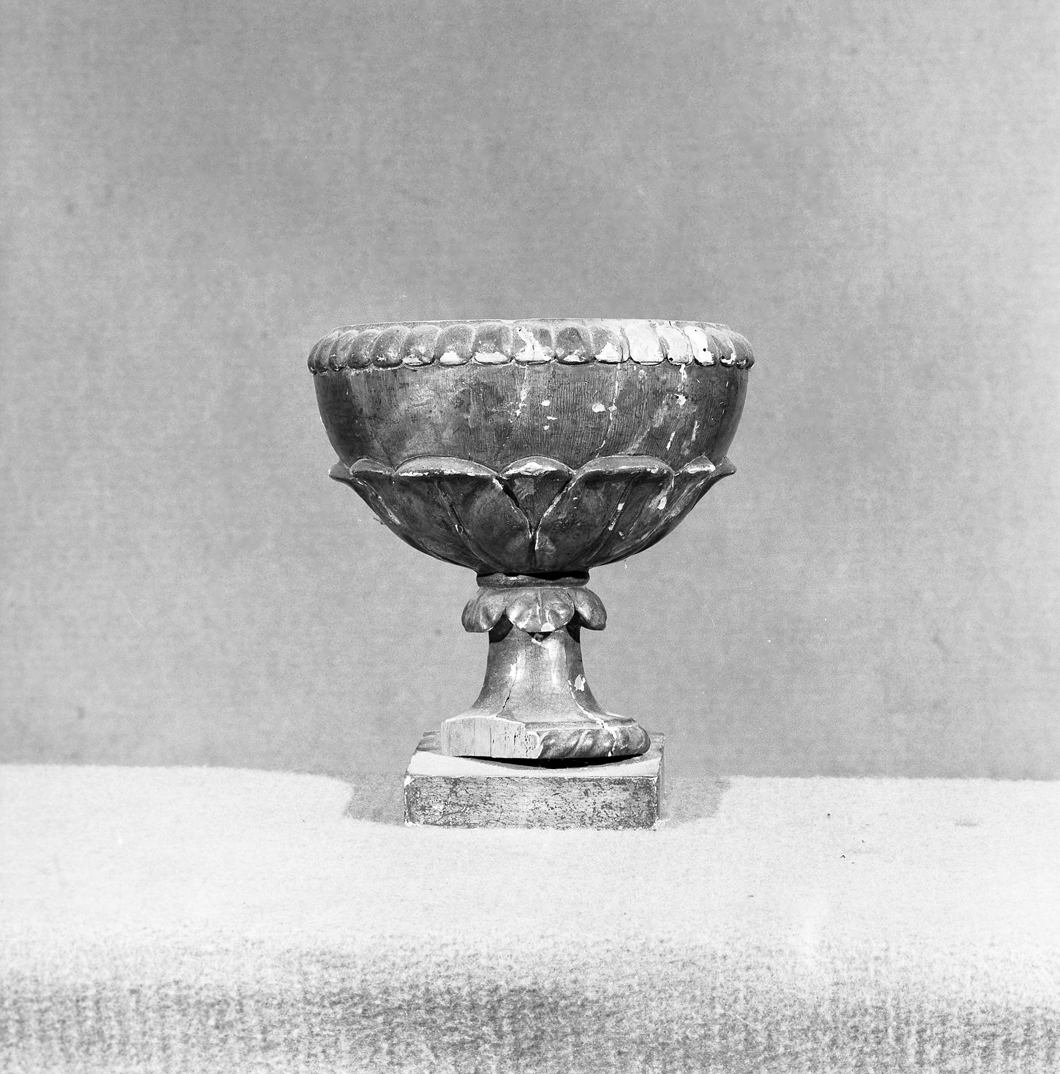 vaso d'altare con composizione floreale - ambito veneto (sec. XIX)