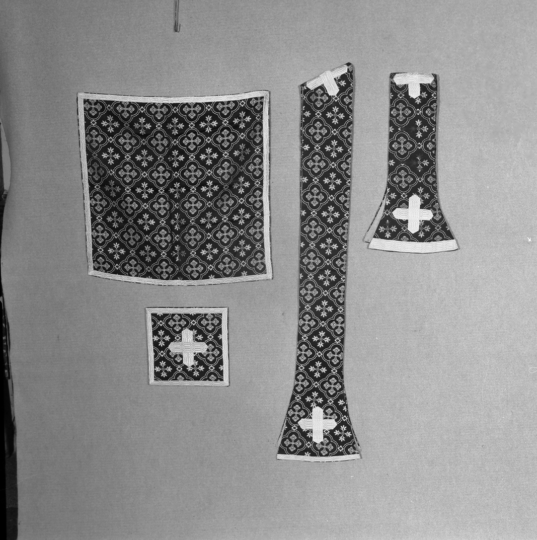 paramento liturgico, insieme - ambito italiano (sec. XIX)