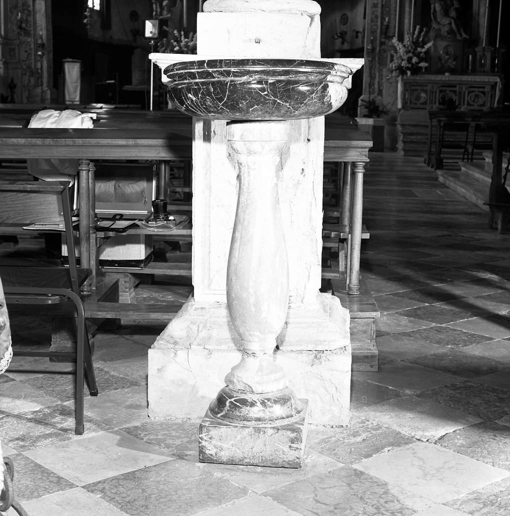 acquasantiera - a fusto - ambito italiano (sec. XIX)