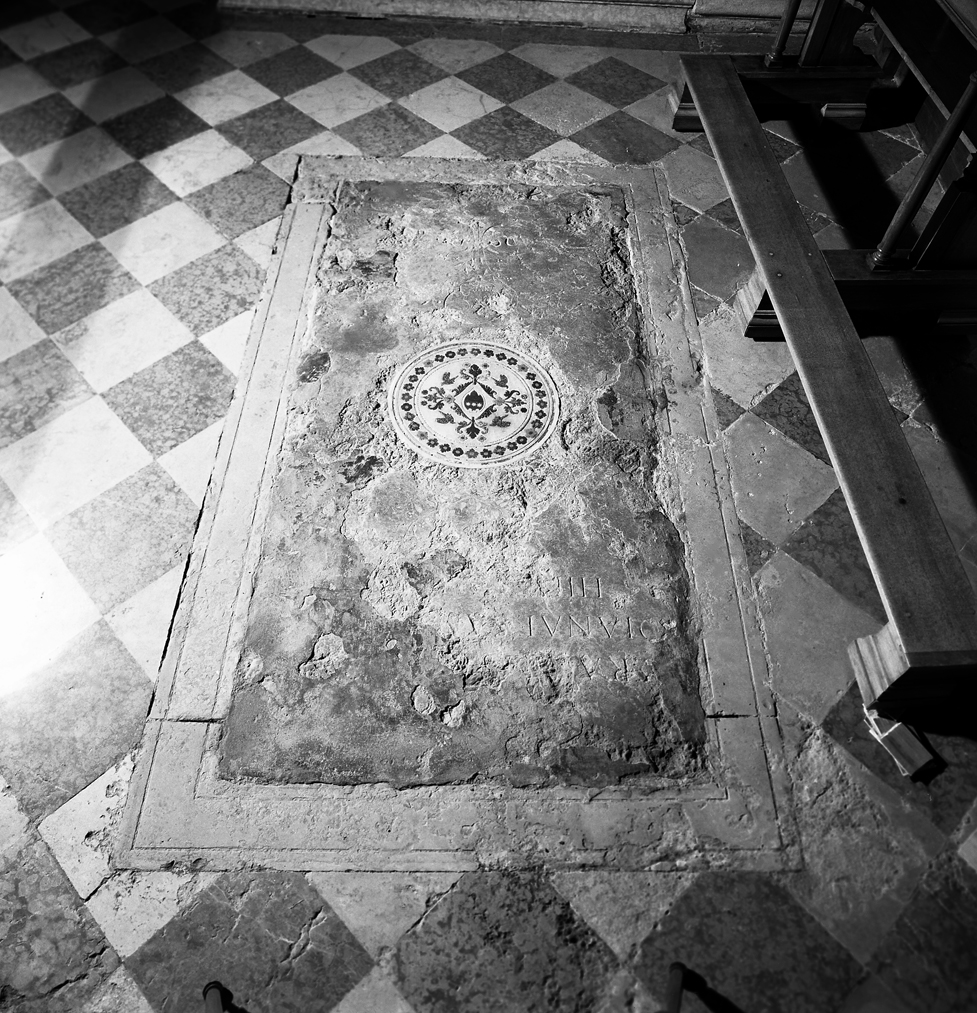 lastra tombale - ambito veneto (sec. XVI)