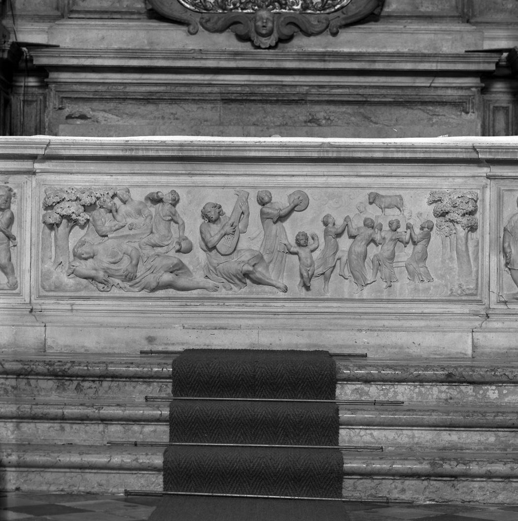 adorazione del vitello d'oro (paliotto, elemento d'insieme) di Tremignon Alessandro, Merengo Arrigo (ultimo quarto sec. XVII)