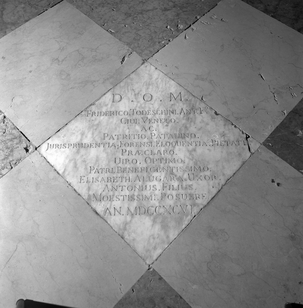 lapide tombale - ambito veneto (sec. XVIII)