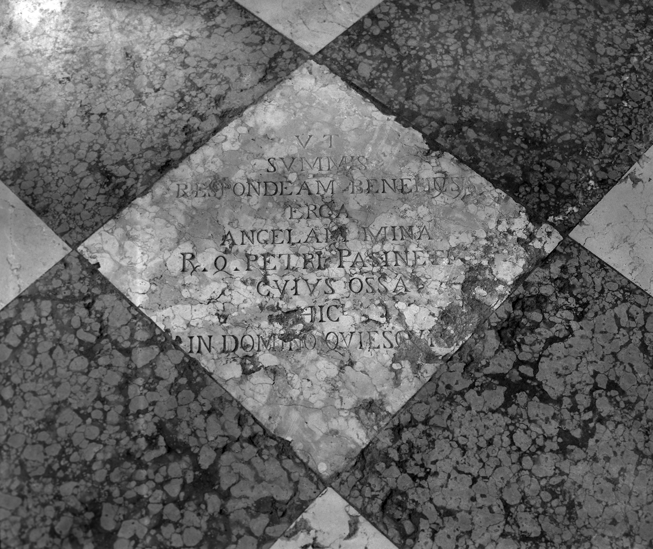 lapide tombale - ambito veneto (sec. XVII)