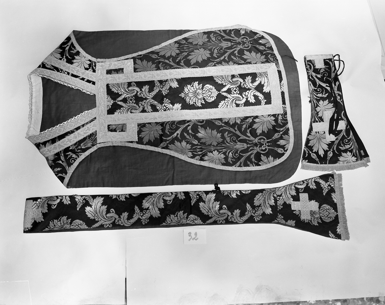 paramento liturgico, insieme - manifattura italiana (seconda metà sec. XIX)