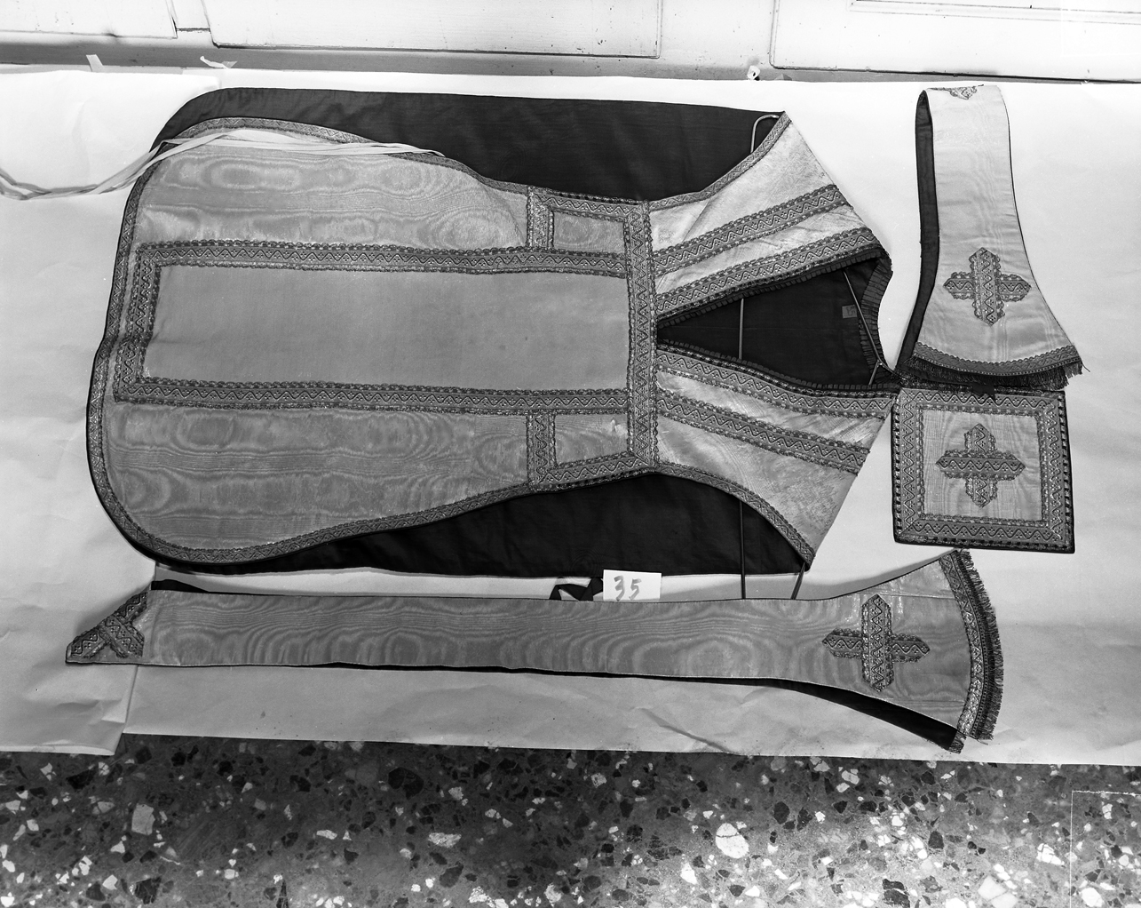 paramento liturgico, insieme - manifattura italiana (fine/inizio, prima metà secc. XVIII/ XIX, sec. XIX)