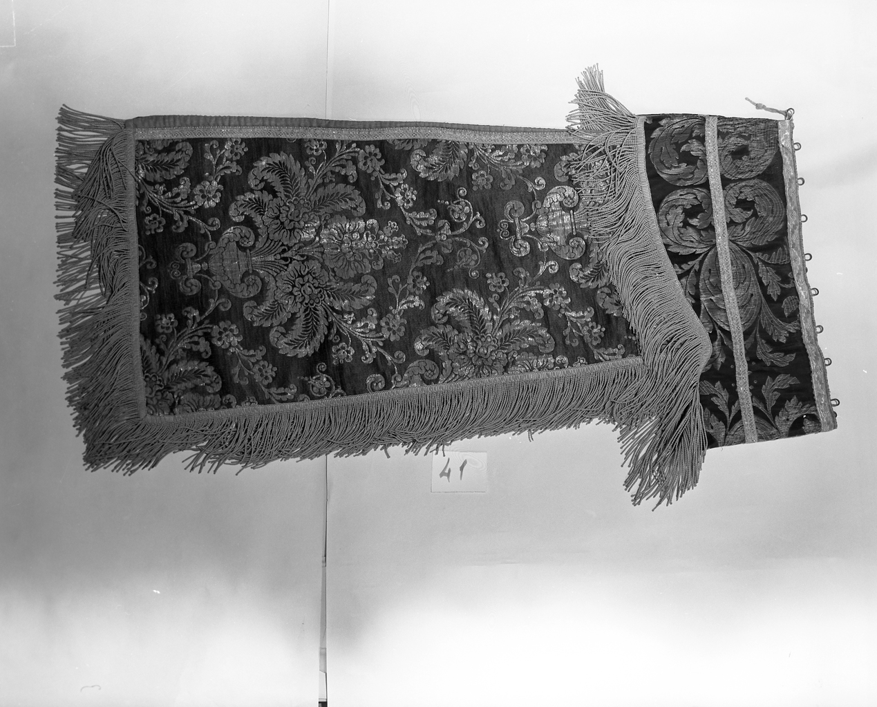 conopeo di tabernacolo - manifattura italiana (prima metà sec. XIX)